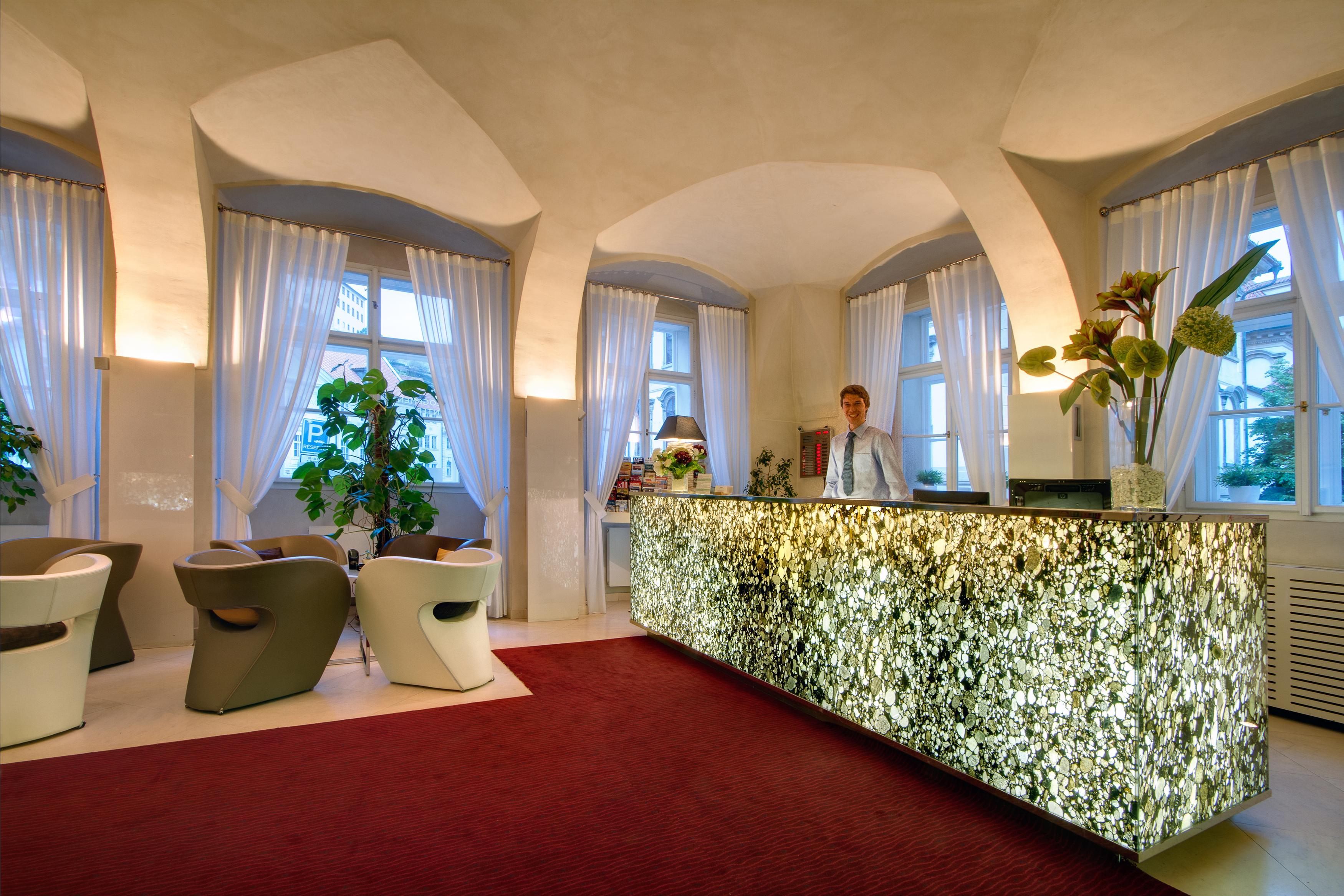 فندق ثري ستوركس براغ المظهر الخارجي الصورة Reception area