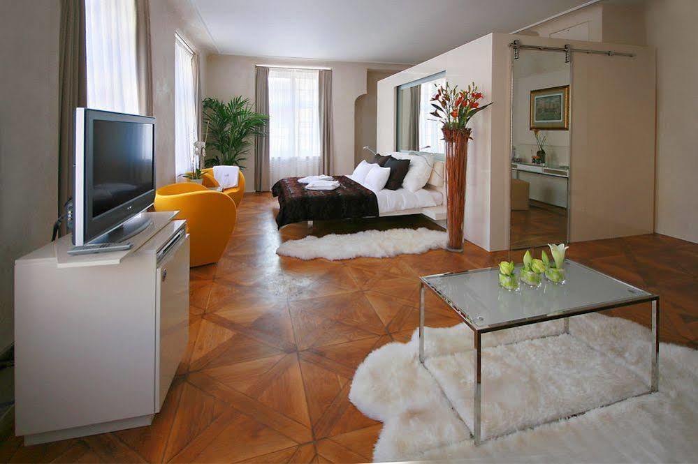 فندق ثري ستوركس براغ المظهر الخارجي الصورة A studio apartment
